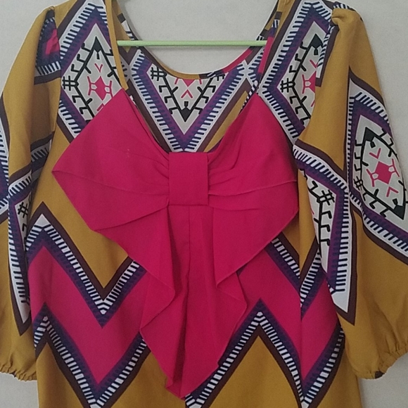 Truth NYC Beautiful dress with bow - Picture 2 of 4